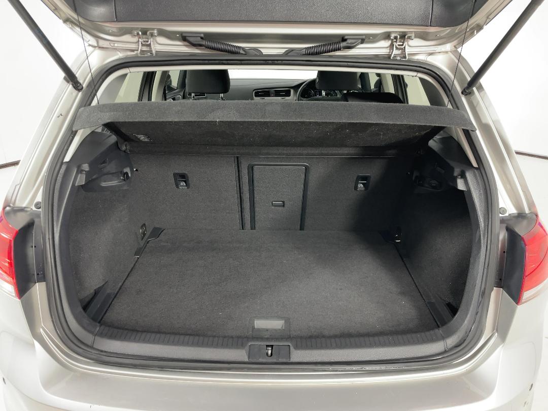 Photo '14' of Volkswagen Golf Photo '14' of Volkswagen Golf