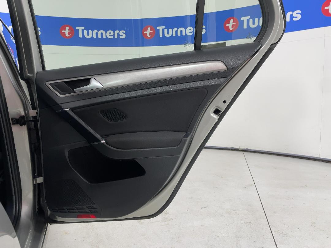 Photo '19' of Volkswagen Golf Photo '19' of Volkswagen Golf