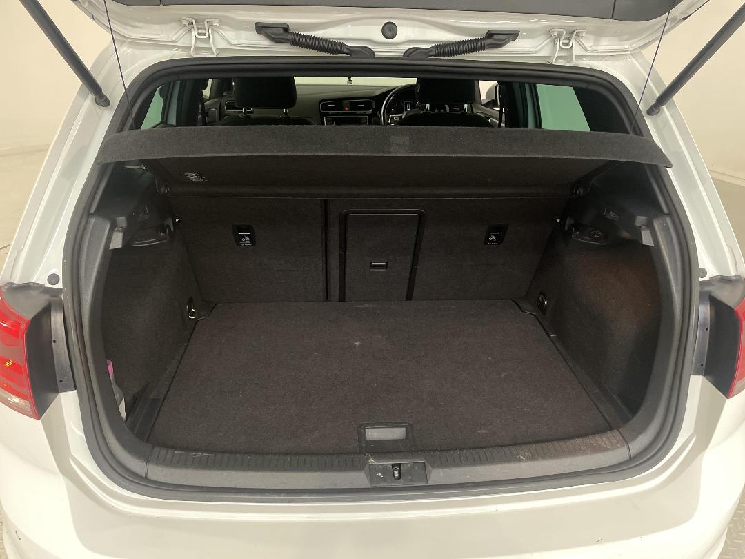 Photo '14' of Volkswagen Golf