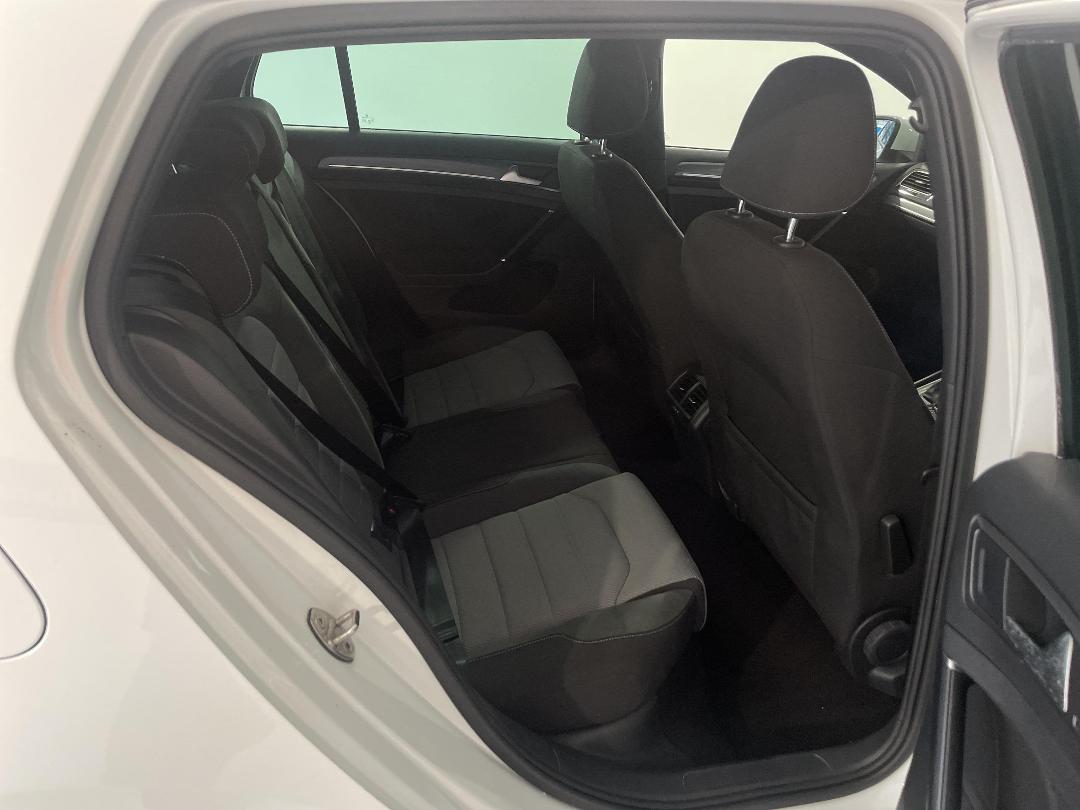 Photo '20' of Volkswagen Golf