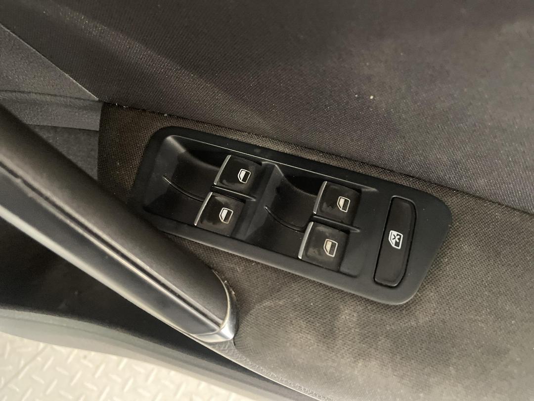 Photo '24' of Volkswagen Golf