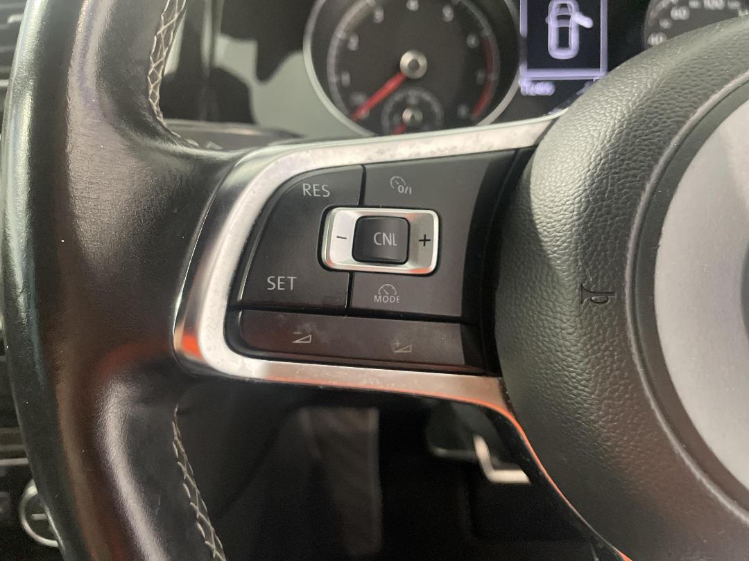 Photo '27' of Volkswagen Golf