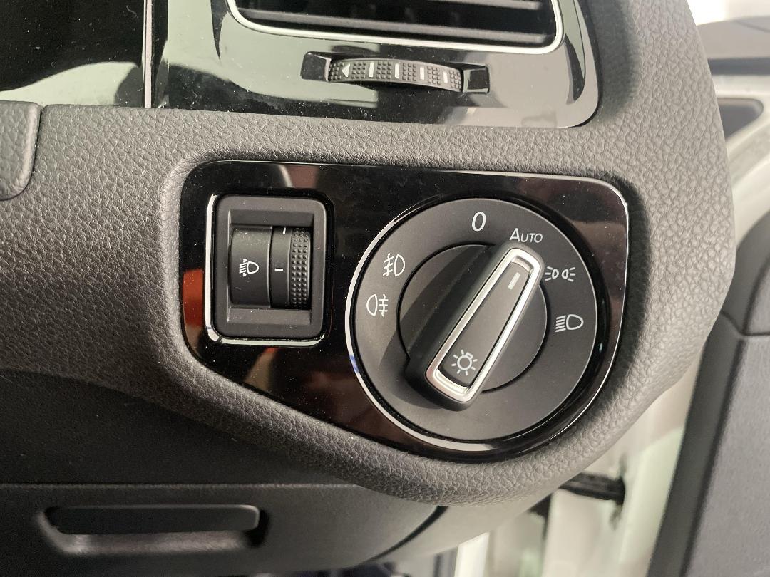 Photo '25' of Volkswagen Golf