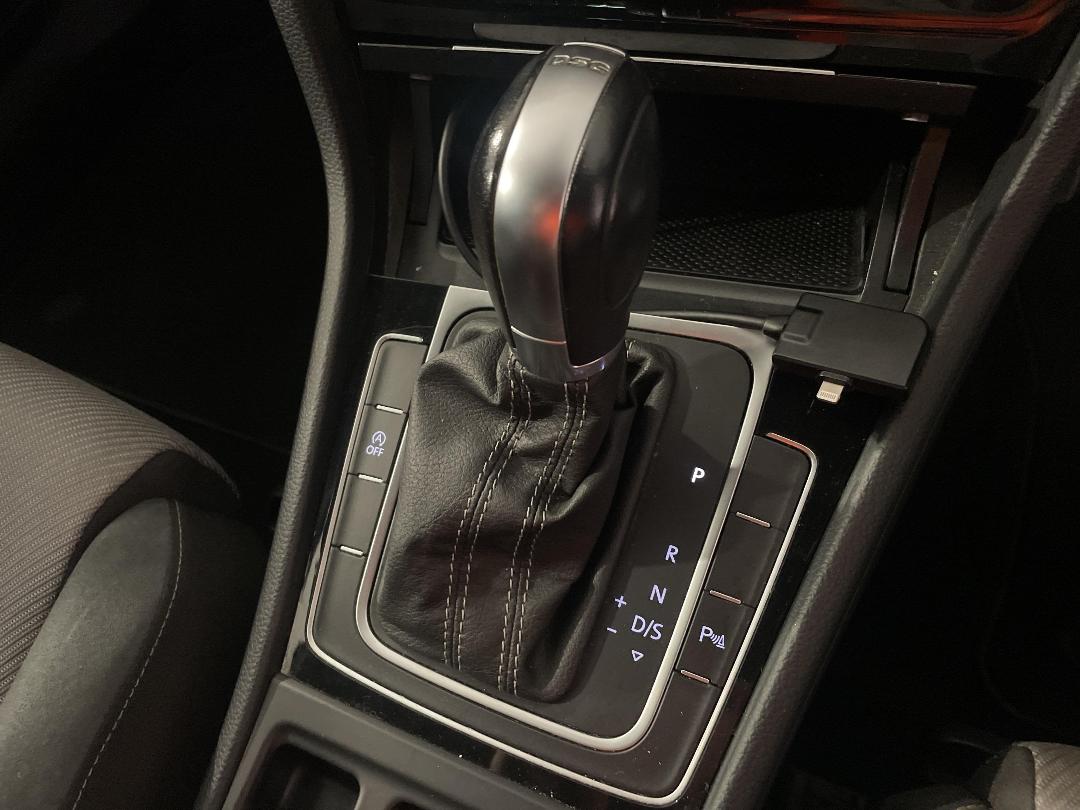 Photo '32' of Volkswagen Golf