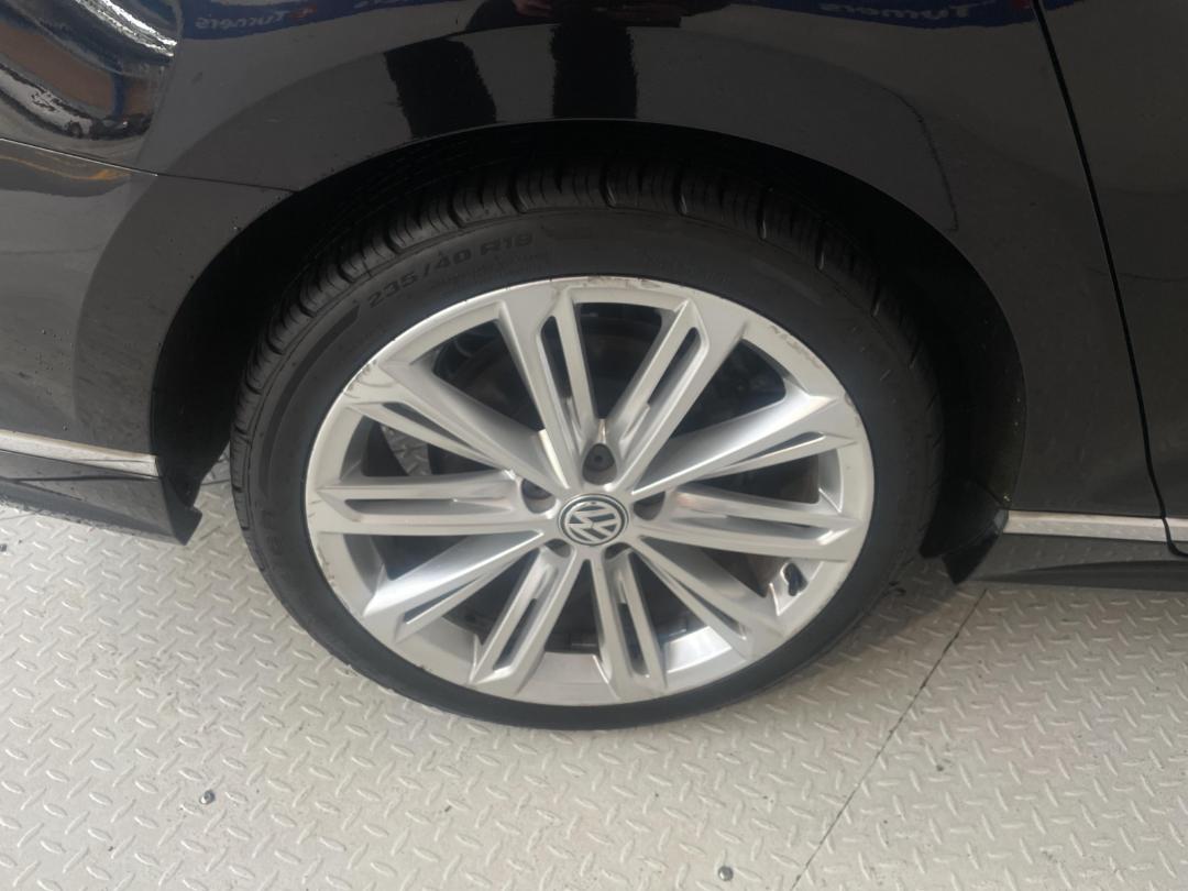 Photo '12' of Volkswagen Passat Photo '12' of Volkswagen Passat