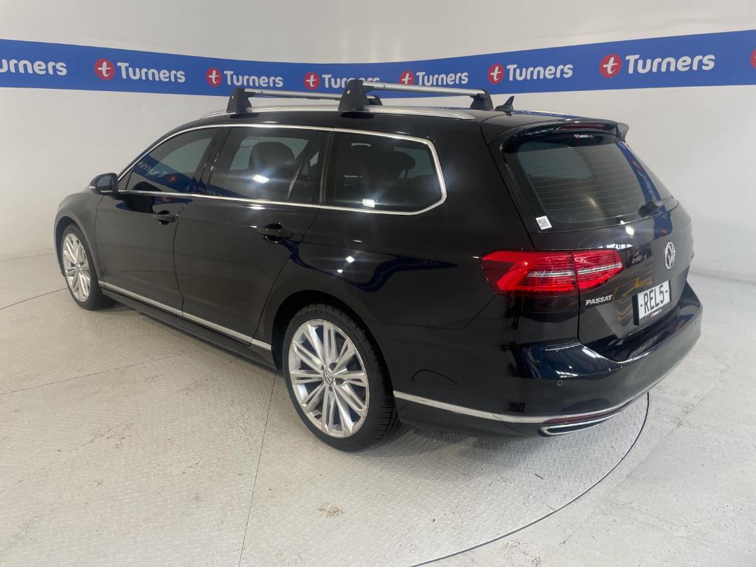 Photo '5' of Volkswagen Passat Photo '5' of Volkswagen Passat