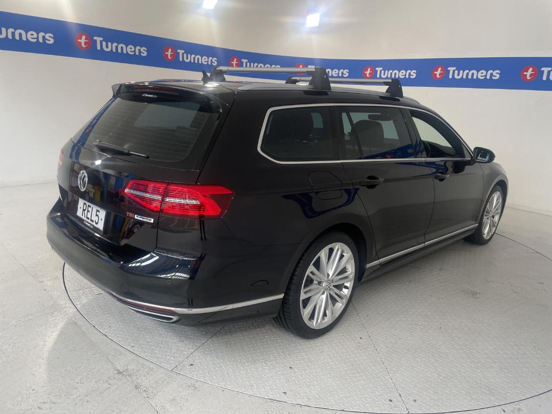 Photo '7' of Volkswagen Passat Photo '7' of Volkswagen Passat