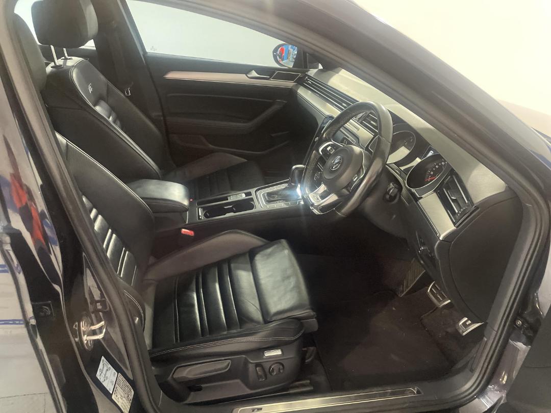 Photo '16' of Volkswagen Passat Photo '16' of Volkswagen Passat