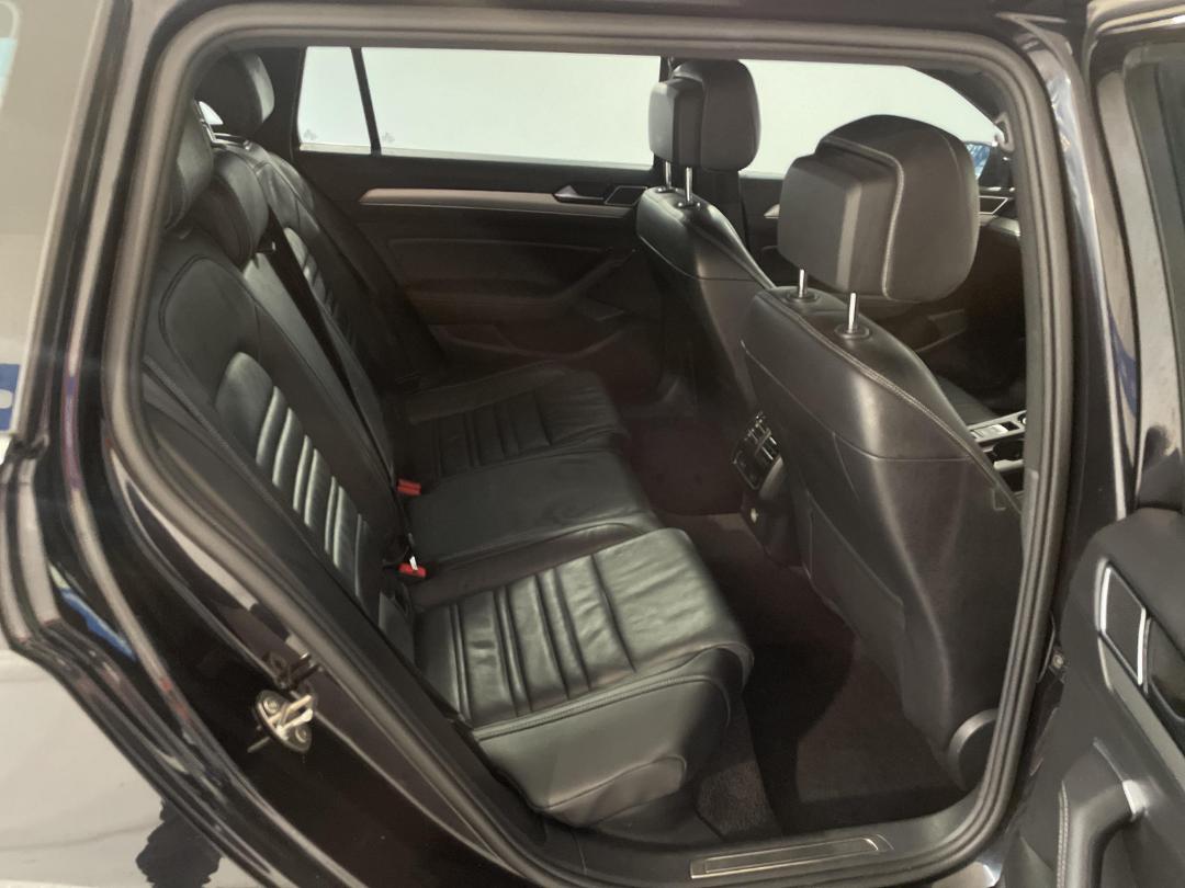 Photo '20' of Volkswagen Passat Photo '20' of Volkswagen Passat