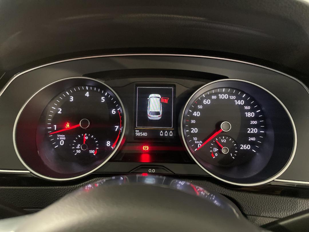 Photo '21' of Volkswagen Passat Photo '21' of Volkswagen Passat