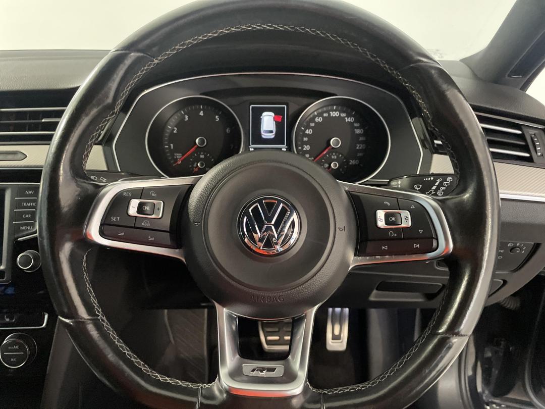 Photo '28' of Volkswagen Passat Photo '28' of Volkswagen Passat