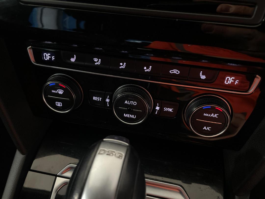 Photo '31' of Volkswagen Passat Photo '31' of Volkswagen Passat