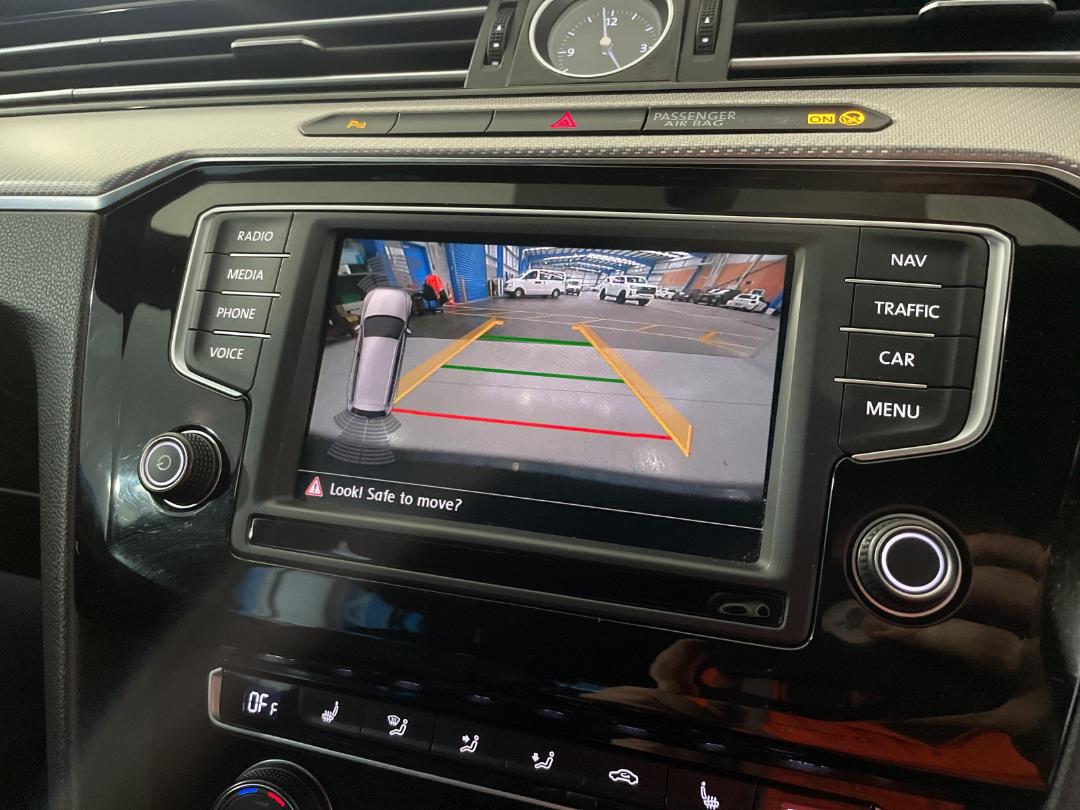 Photo '30' of Volkswagen Passat Photo '30' of Volkswagen Passat