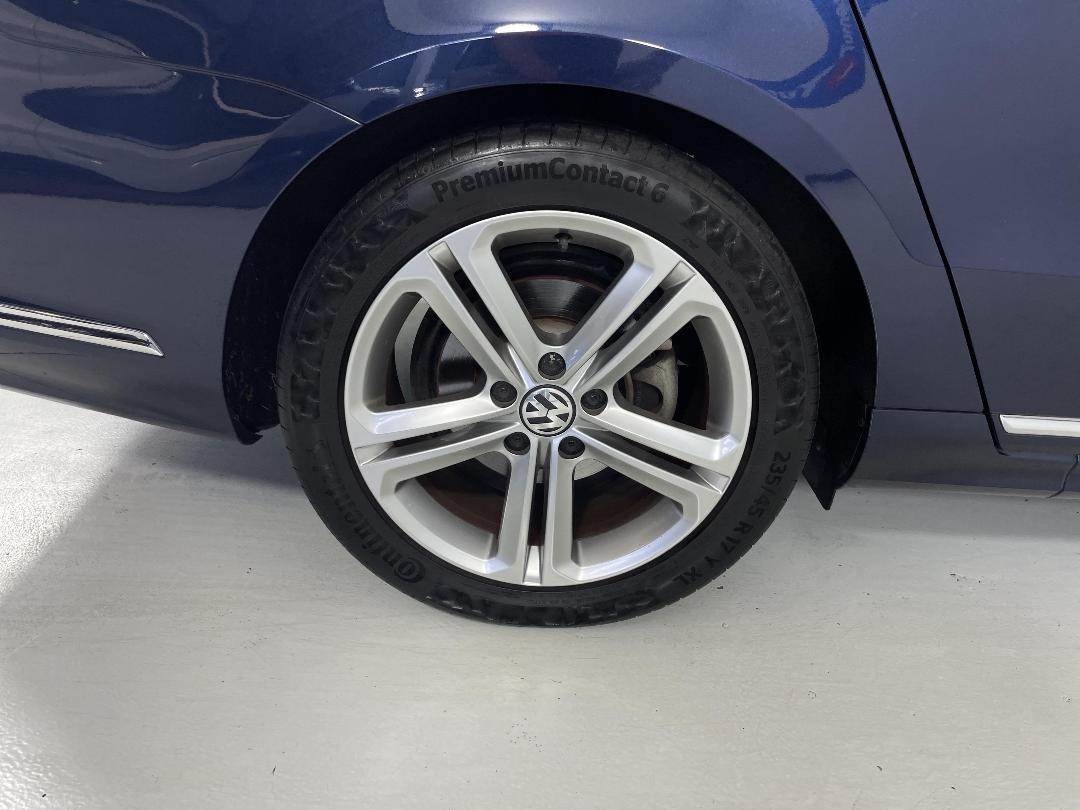 Photo '12' of Volkswagen Passat