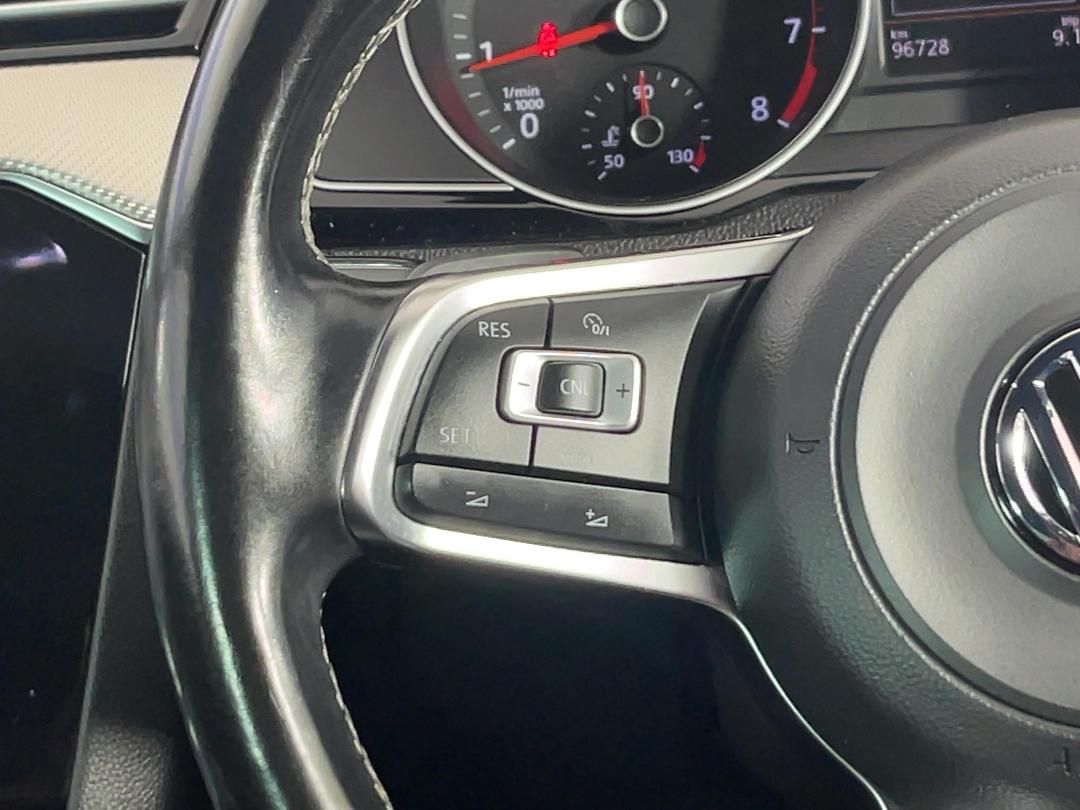 Photo '28' of Volkswagen Passat