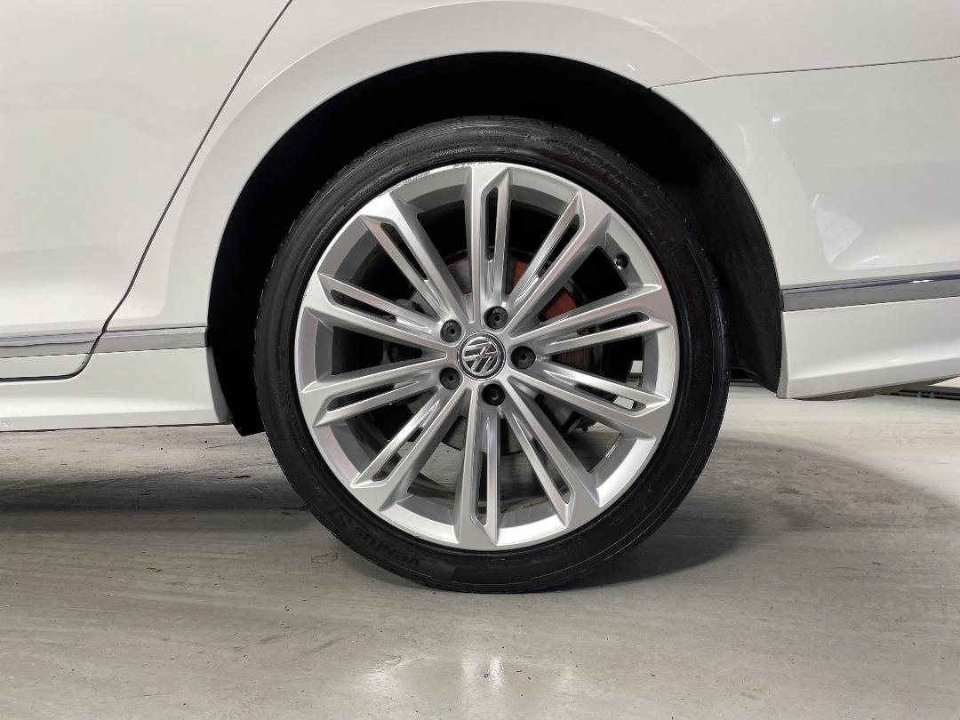 Photo '11' of Volkswagen Passat