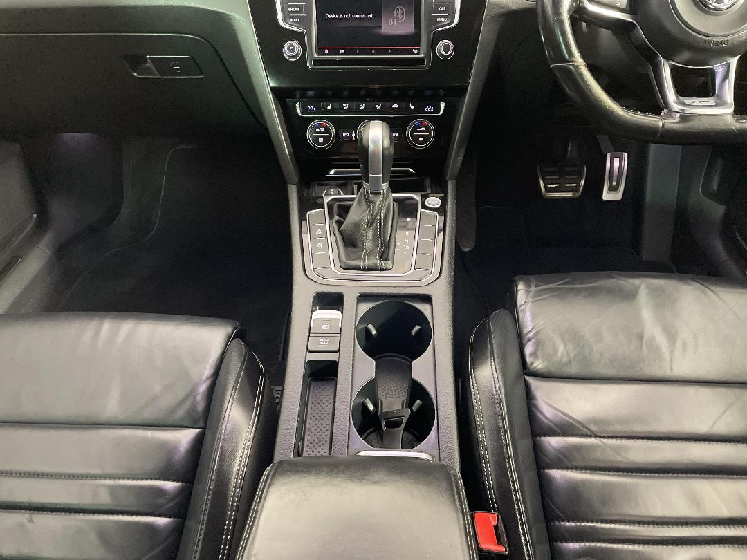 Photo '18' of Volkswagen Passat