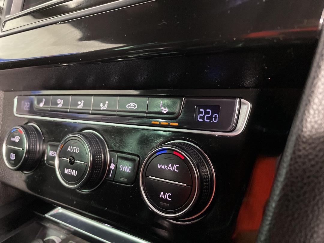 Photo '27' of Volkswagen Passat