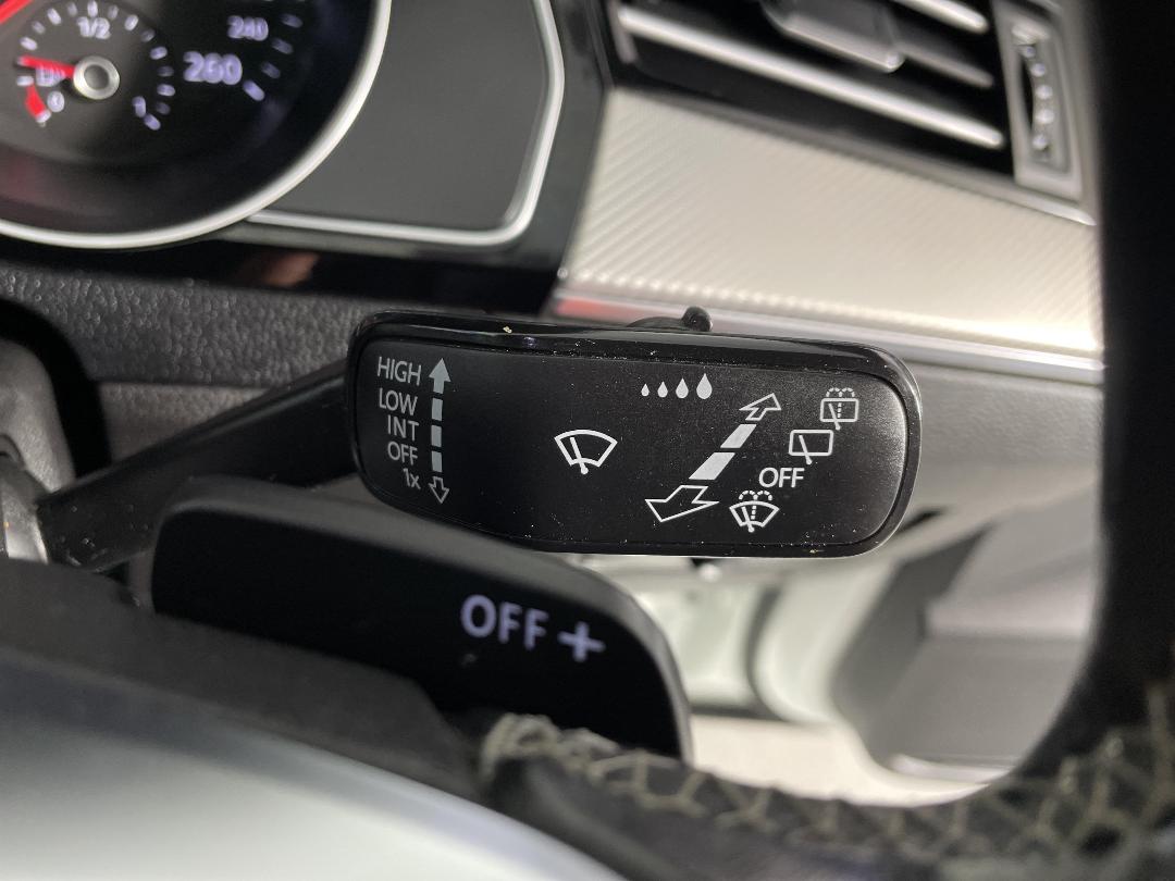 Photo '32' of Volkswagen Passat