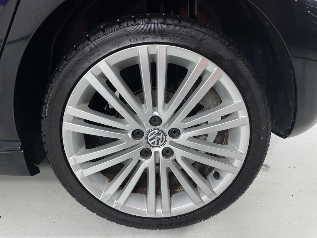 Photo '11' of Volkswagen Polo Photo '11' of Volkswagen Polo