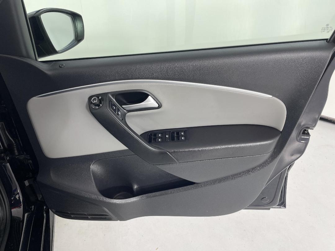 Photo '15' of Volkswagen Polo Photo '15' of Volkswagen Polo