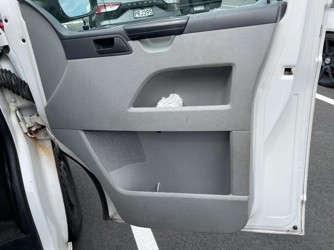 Photo '13' of Volkswagen T5 Transporter LWB Photo '13' of Volkswagen T5 Transporter LWB