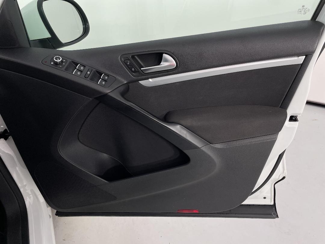 Photo '15' of Volkswagen Tiguan Photo '15' of Volkswagen Tiguan