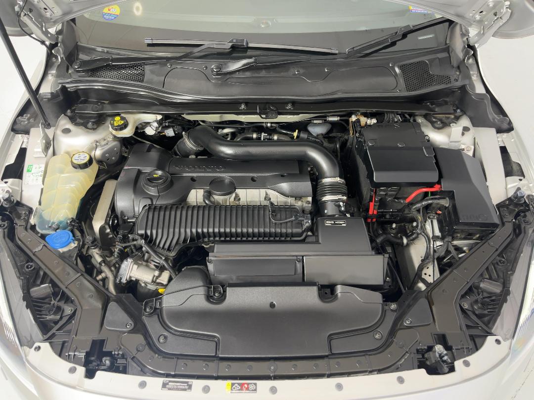 Photo '13' of Volvo V40