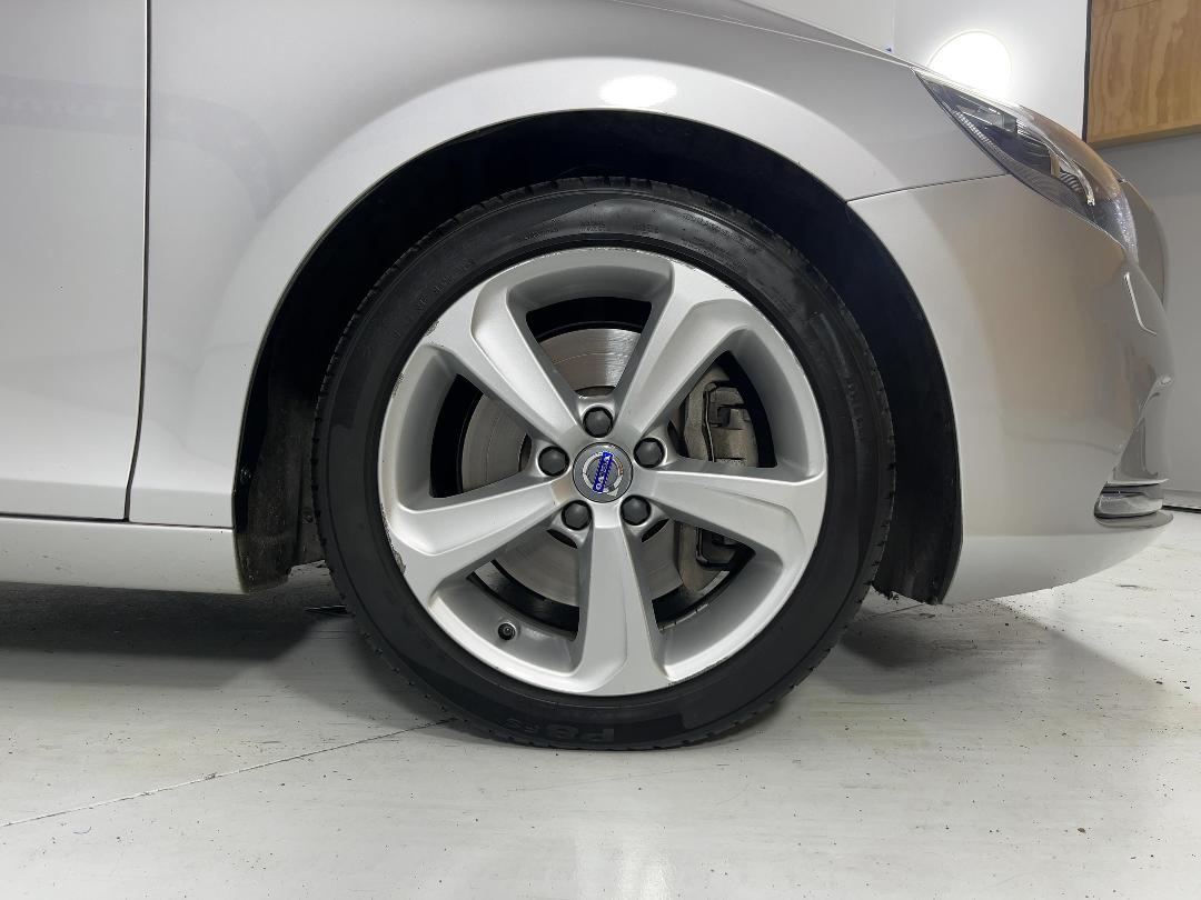 Photo '9' of Volvo V40