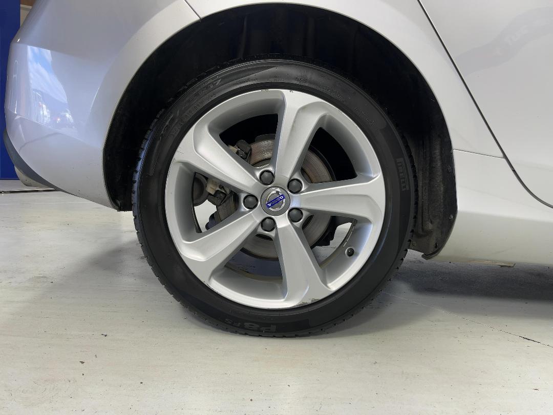 Photo '12' of Volvo V40