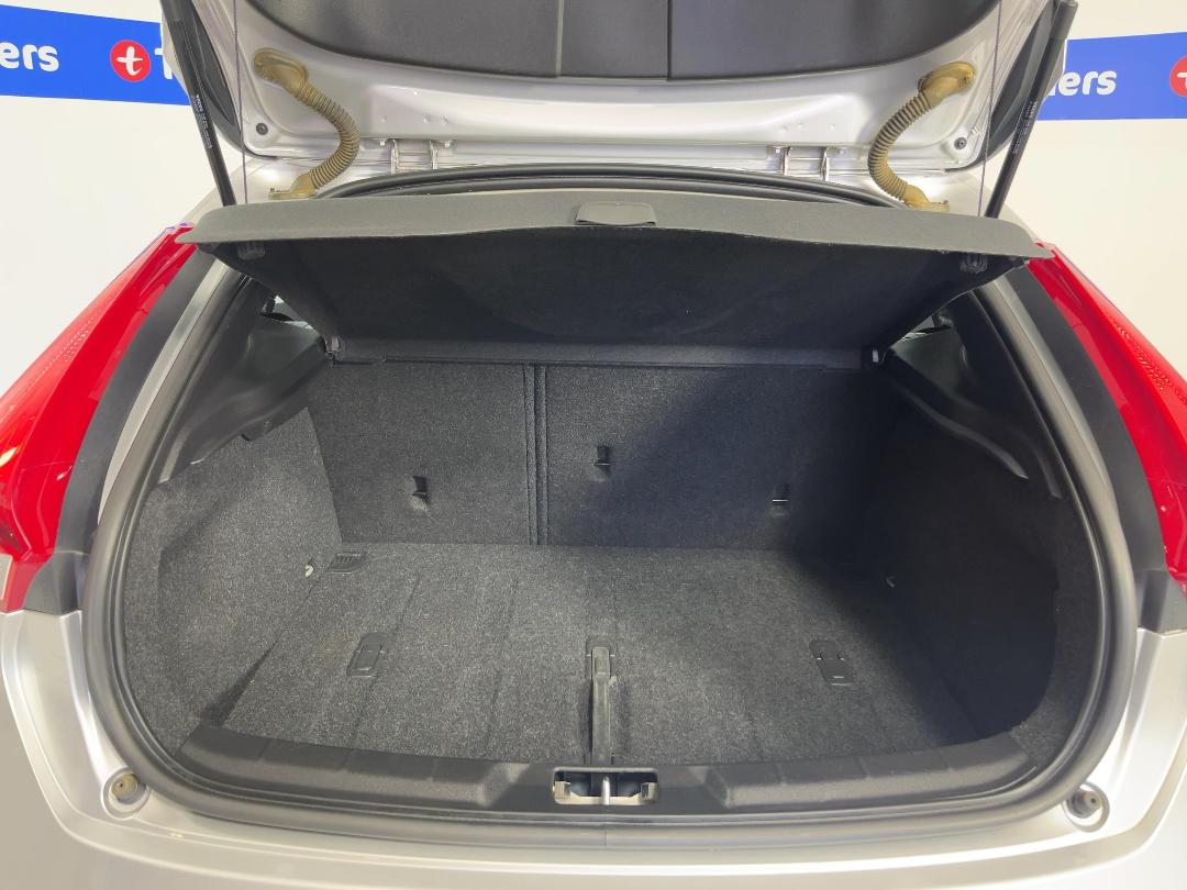 Photo '14' of Volvo V40