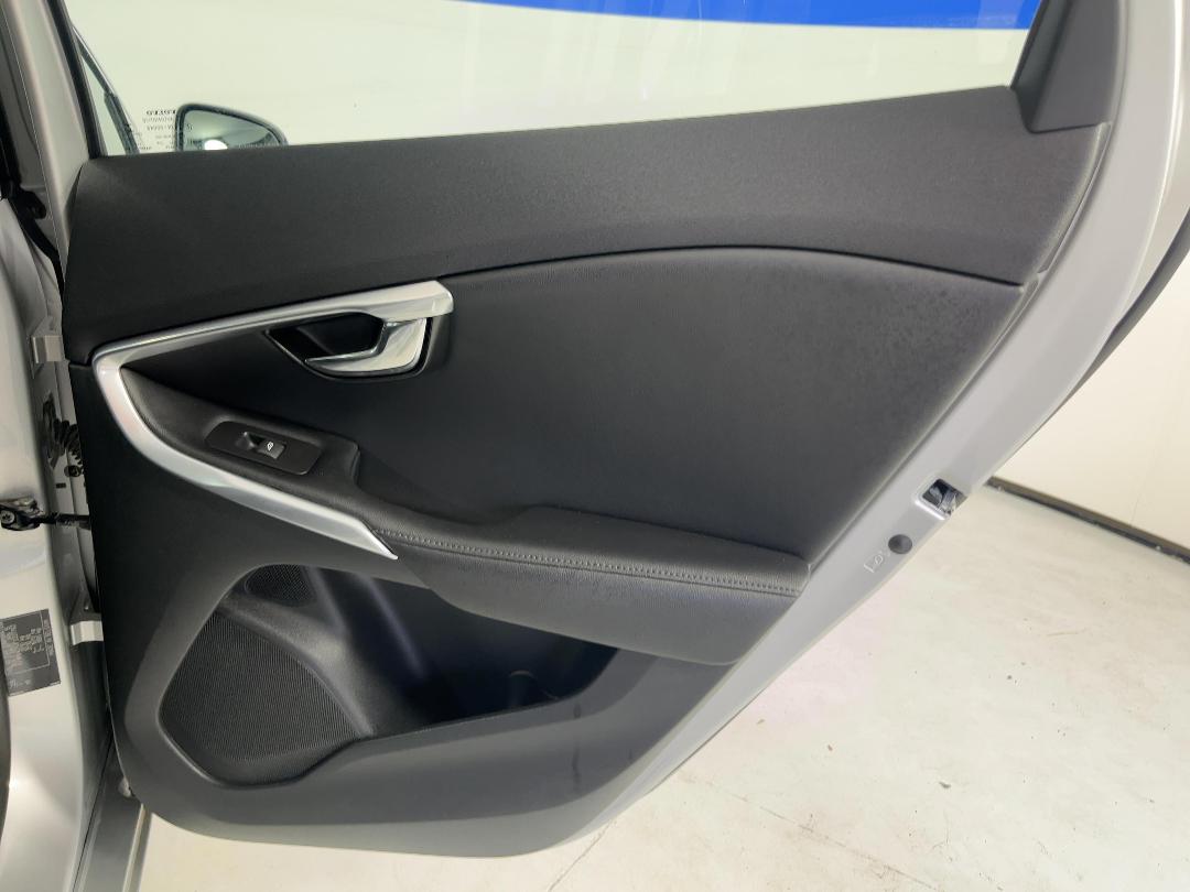 Photo '19' of Volvo V40