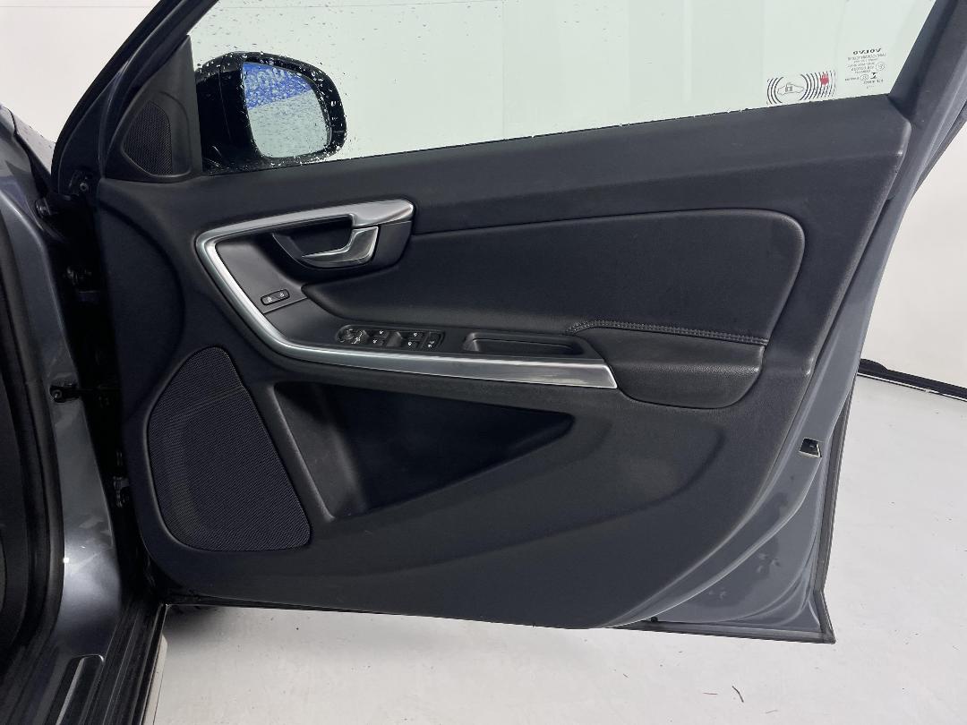 Photo '15' of Volvo V60 Photo '15' of Volvo V60