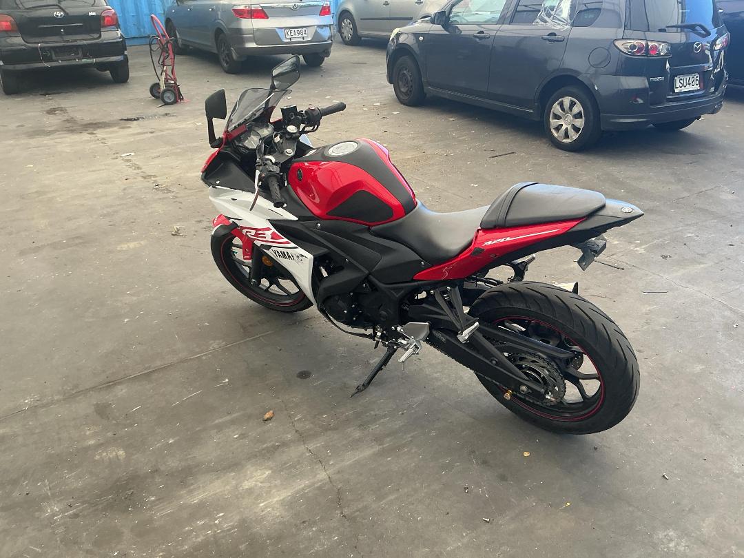 Photo '11' of Yamaha YZF R3