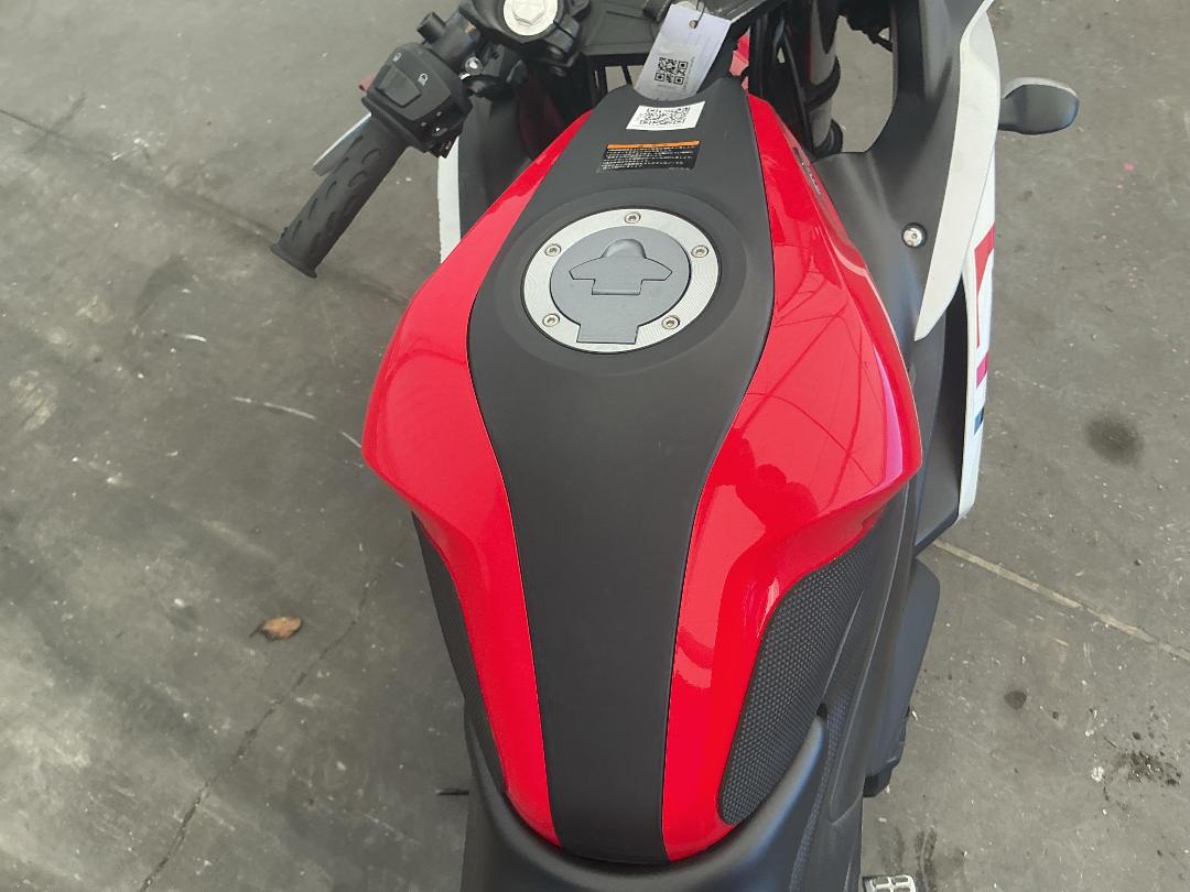 Photo '16' of Yamaha YZF R3