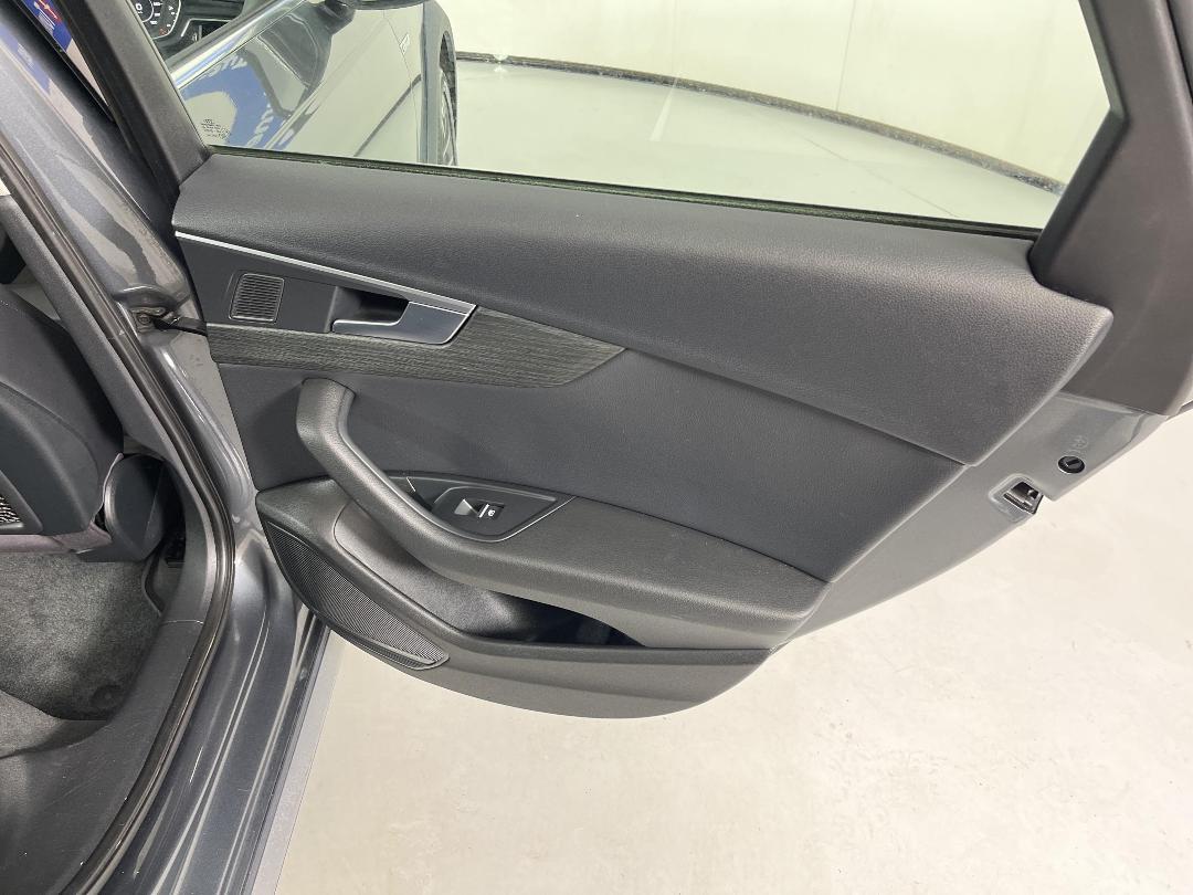 Photo '19' of Audi A4 Photo '19' of Audi A4