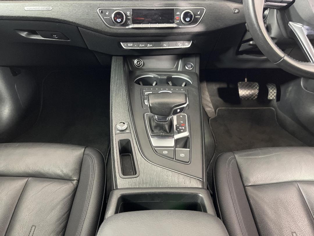 Photo '18' of Audi A4 Photo '18' of Audi A4