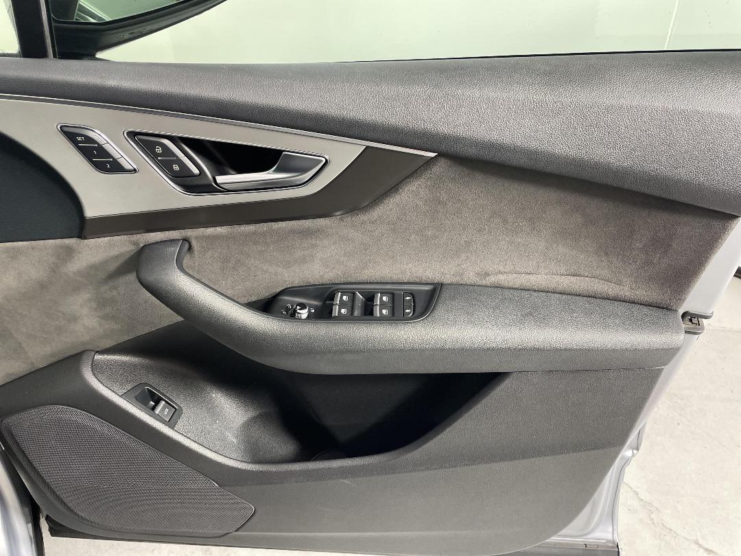 Photo '15' of Audi Q7 Photo '15' of Audi Q7