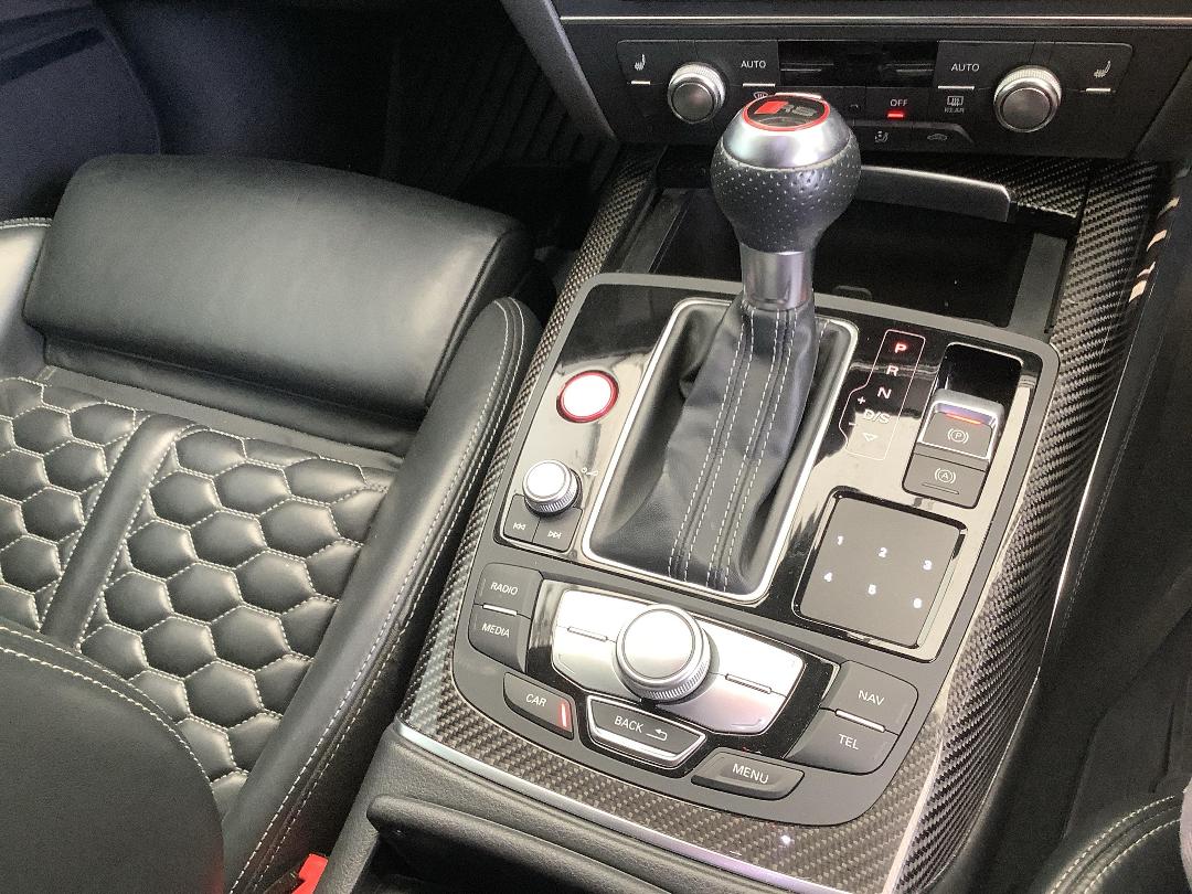 Photo '14' of Audi RS6 RS6 Performance Photo '14' of Audi RS6 RS6 Performance