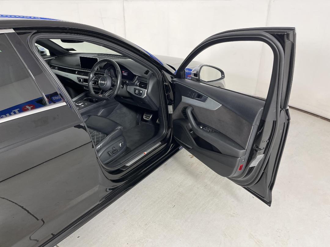 Photo '15' of Audi S4 Photo '15' of Audi S4