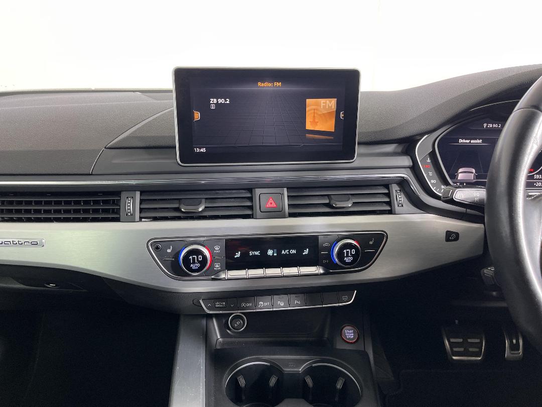 Photo '18' of Audi S4 Photo '18' of Audi S4