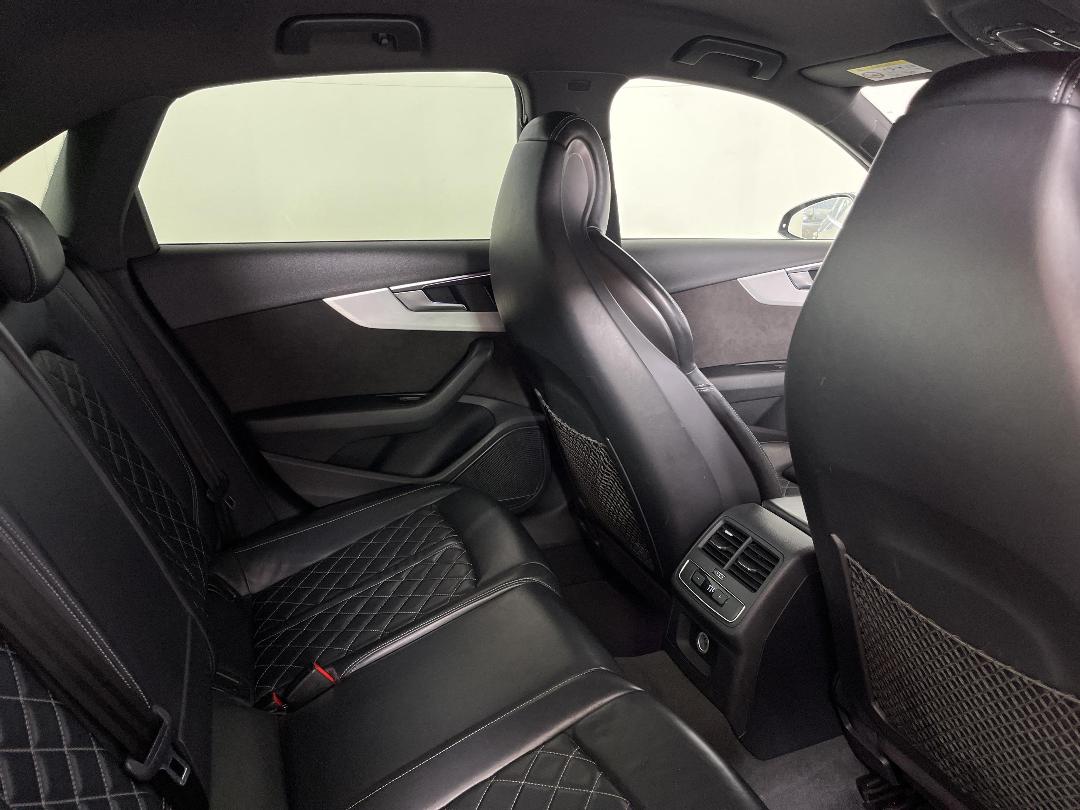 Photo '20' of Audi S4 Photo '20' of Audi S4