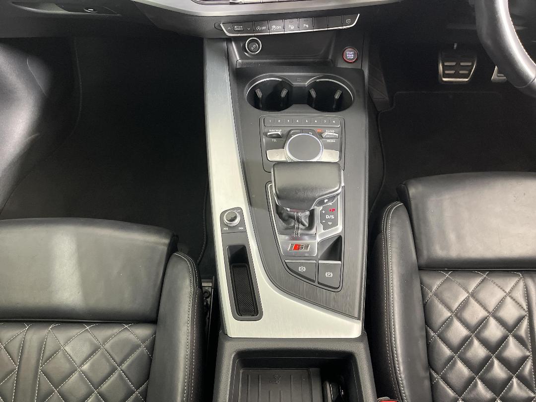 Photo '23' of Audi S4 Photo '23' of Audi S4