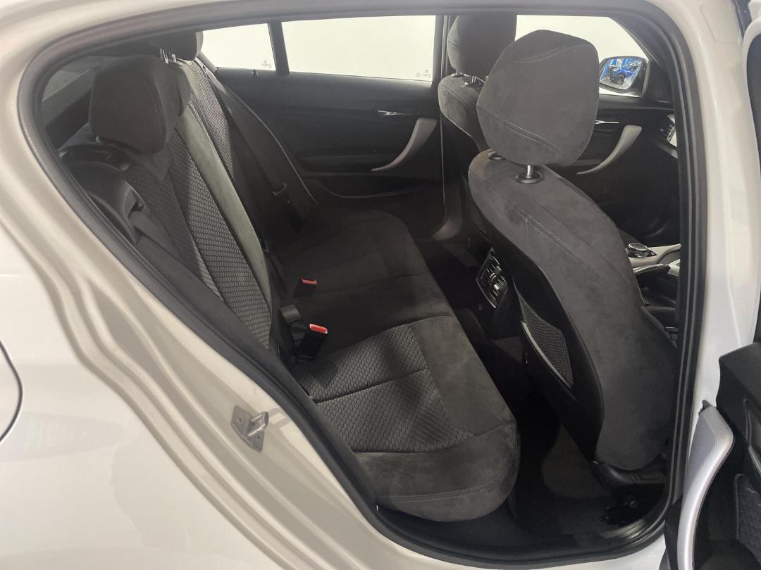 Photo '20' of BMW 118I Photo '20' of BMW 118I