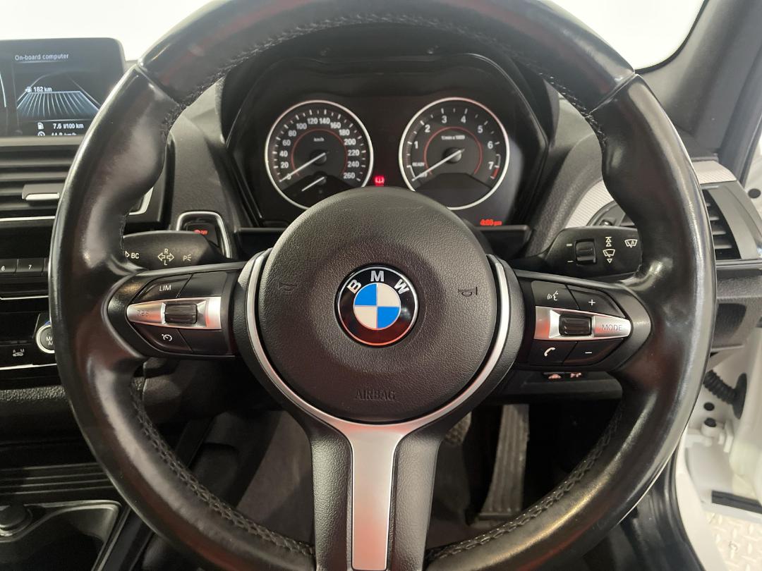 Photo '27' of BMW 118I Photo '27' of BMW 118I