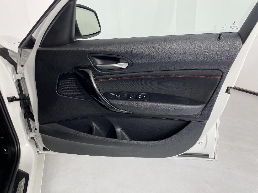 Photo '15' of BMW 118I