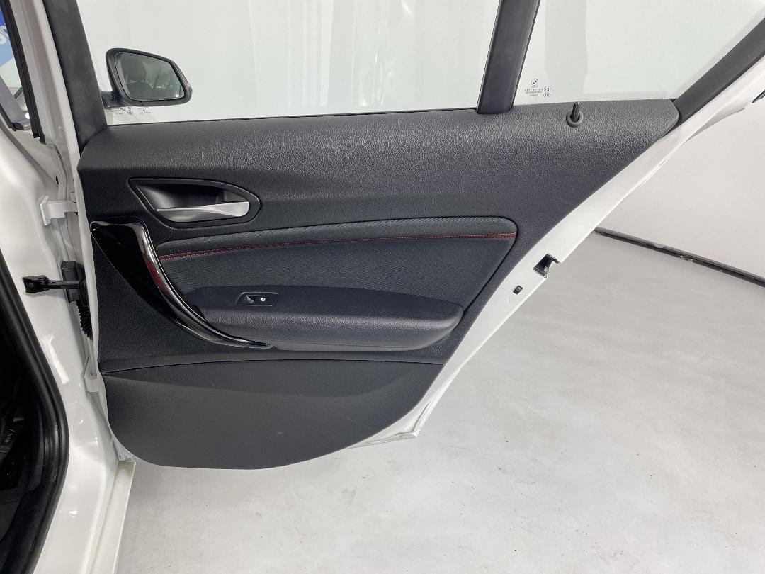 Photo '19' of BMW 118I