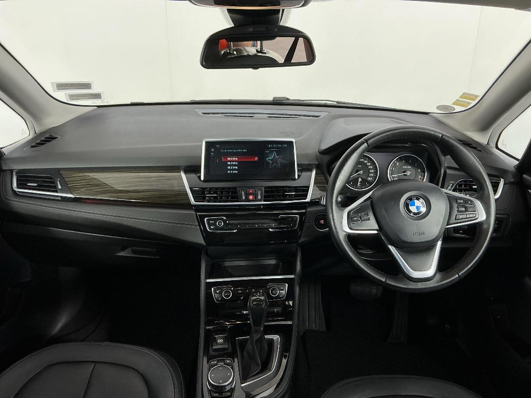 Photo '17' of BMW 225XE