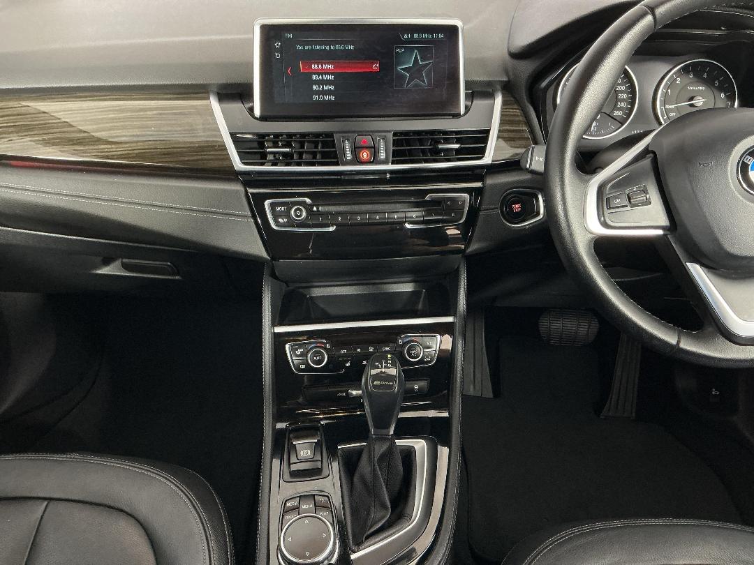 Photo '18' of BMW 225XE