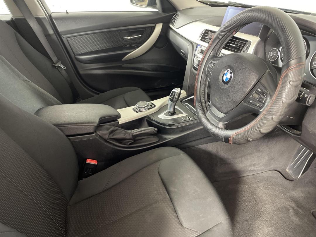 Photo '16' of BMW 320D Photo '16' of BMW 320D